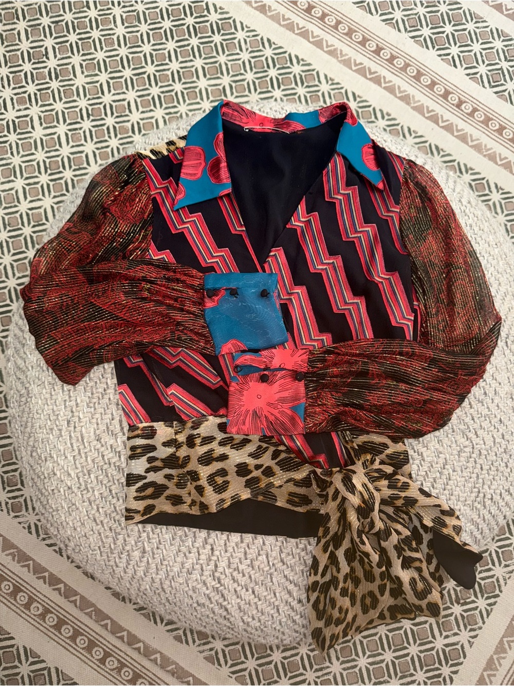 Alice + Olivia Long Sleeve Silk Wrap Blouse Zigzag Leopard Floral Print Size SP